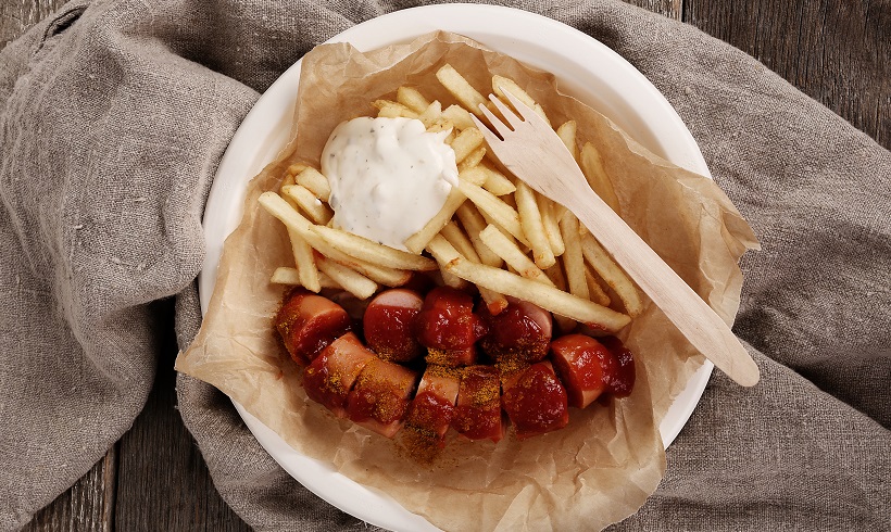 Currywurst (kobasice s kečapom i curryem)